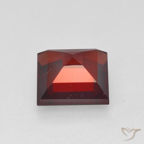 Granate piropo Rojo sangre intenso natural de 2.10 ct, Cuadrado, VVS-VS
