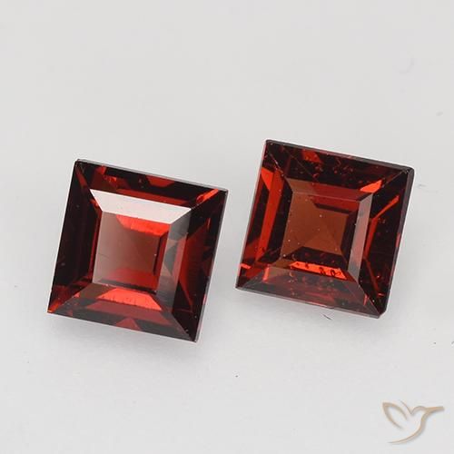 Gemas de Granate piropo Rojo sangre intenso natural de 0.99 ct, Cuadrado, VVS-VS