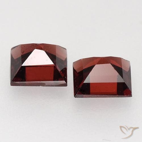 Gemas de Granate piropo Rojo oscuro natural de 0.89 ct, Cuadrado, VVS-VS
