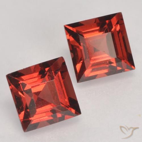 Gemas de Granate piropo Rojo medio natural de 1.02 ct, Cuadrado, VVS-VS