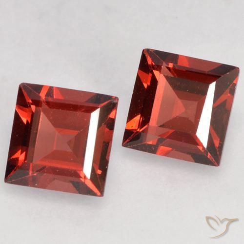 Gemas de Granate piropo Rojo oscuro natural de 0.93 ct, Cuadrado, VVS-VS