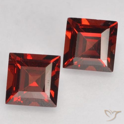 Gemas de Granate piropo Rojo oscuro natural de 0.96 ct, Cuadrado, VVS-VS