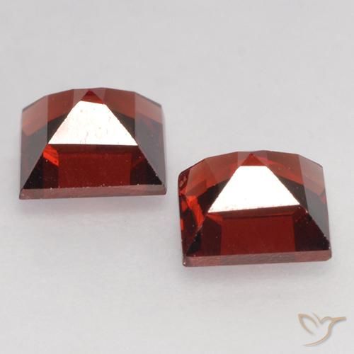 Gemas de Granate piropo Rojo oscuro natural de 0.96 ct, Cuadrado, VVS-VS