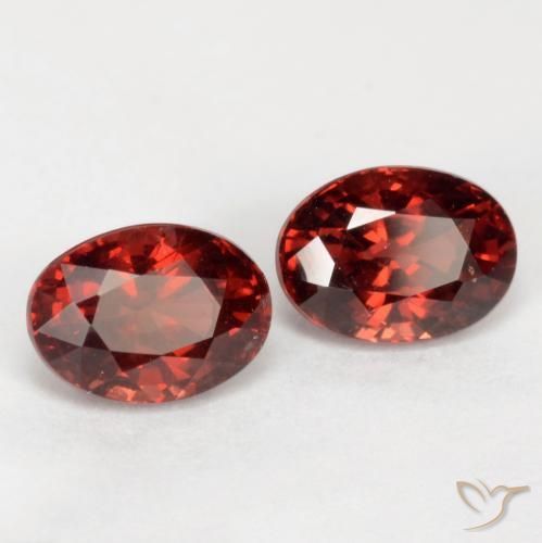 Gemas de Granate piropo Rojo oscuro natural de 2.49 ct, Ovalada, VS