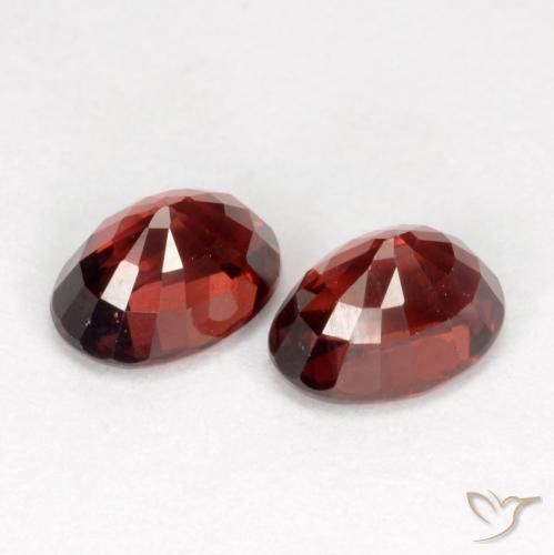 Gemas de Granate piropo Rojo oscuro natural de 2.49 ct, Ovalada, VS