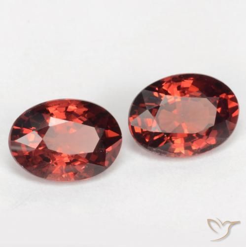 Gemas de Granate piropo Rojo oscuro natural de 2.07 ct, Ovalada, VS