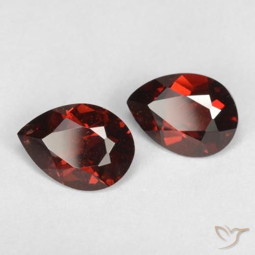 Gemas de Granate piropo Rojo oscuro natural de 1.73 ct, En forma de pera, VS