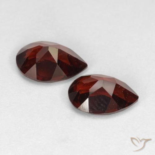 Gemas de Granate piropo Rojo oscuro natural de 1.73 ct, En forma de pera, VS
