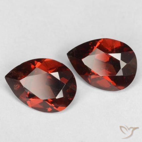 Gemas de Granate piropo Rojo oscuro natural de 1.68 ct, En forma de pera, VS
