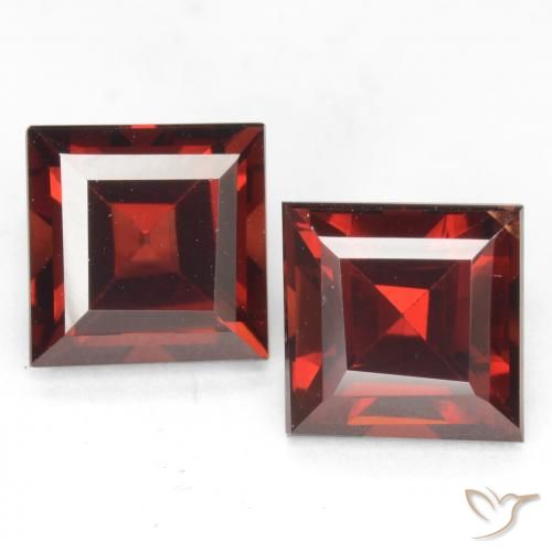 Gemas de Granate piropo Rojo oscuro natural de 4.46 ct, Cuadrado, VVS-VS