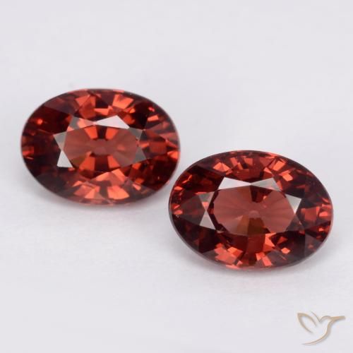 2.20ctw Natural Rojo oscuro Granate piropo, Ovalada, VVS-VS