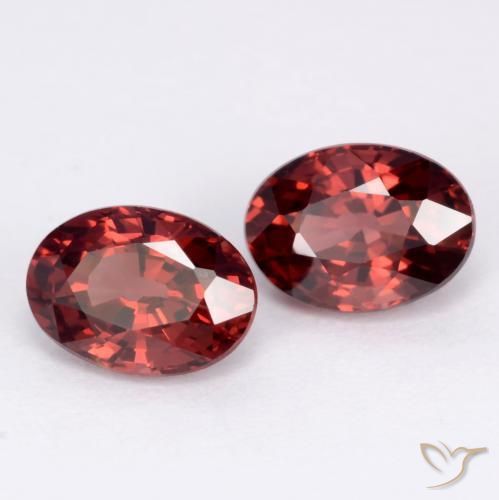 Gemas de Granate piropo Rojo oscuro natural de 2.36 ct, Ovalada, VS