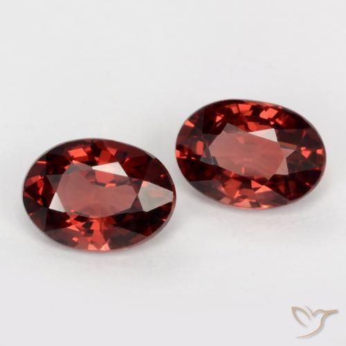 Gemas de Granate piropo Rojo escarlata intenso natural de 2.00 ct, Ovalada, VS