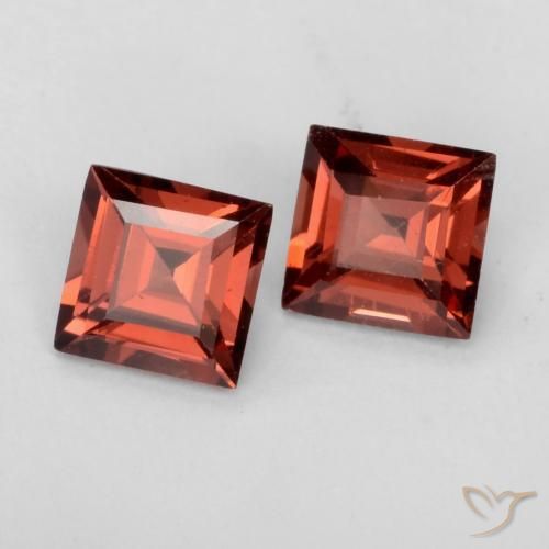 Gemas de Granate piropo Rojo oscuro medio natural de 0.88 ct, Cuadrado, VVS-VS