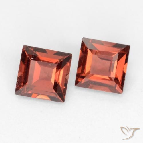 Gemas de Granate piropo Rojo medio natural de 0.90 ct, Cuadrado, VVS-VS