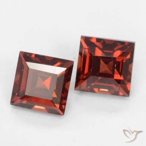 Gemas de Granate piropo Rojo sangría natural de 1.02 ct, Cuadrado, VVS-VS