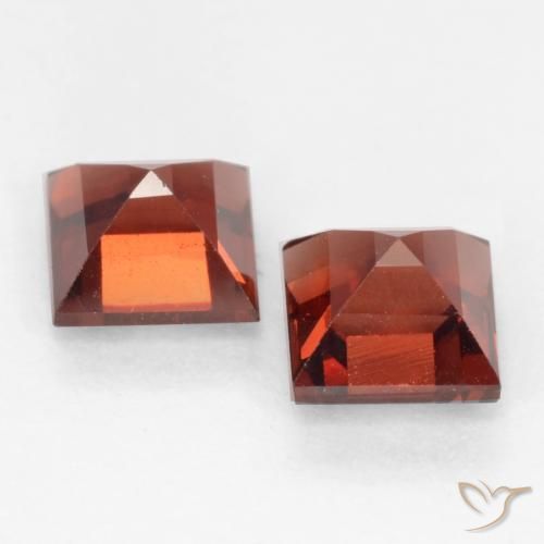 Gemas de Granate piropo Rojo sangría natural de 1.02 ct, Cuadrado, VVS-VS