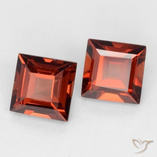 Gemas de Granate piropo Rojo medio natural de 0.84 ct, Cuadrado, VVS-VS