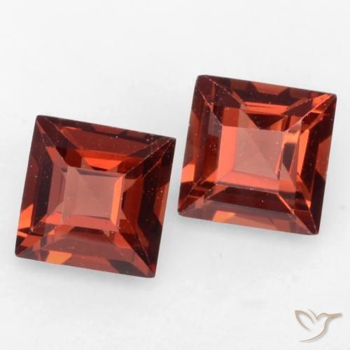 Gemas de Granate piropo Rojo sangría natural de 0.89 ct, Cuadrado, VVS-VS