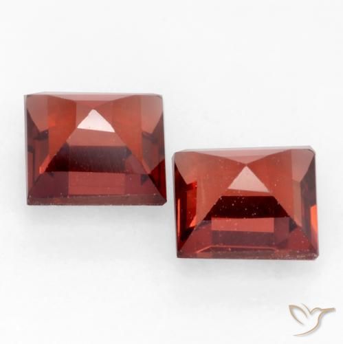 Gemas de Granate piropo Rojo sangría natural de 0.89 ct, Cuadrado, VVS-VS