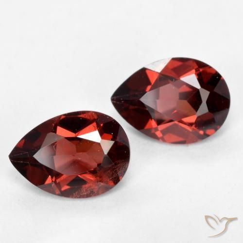 Gemas de Granate piropo Rojo oscuro natural de 1.82 ct, En forma de pera, VS