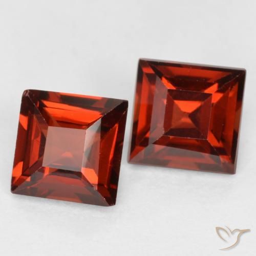 Gemas de Granate piropo Rojo sangría natural de 0.89 ct, Cuadrado, VS