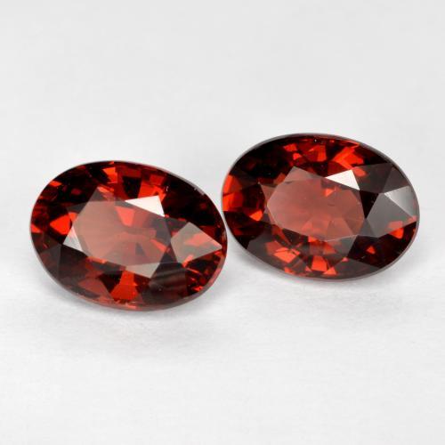 Gemas de Granate Piropo Rojo oscuro natural de 2.21 ct, Corte Óvalo, VVS