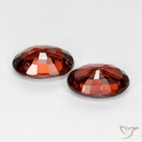 Gemas de Granate piropo Rojo medio natural de 1.82 ct, Ovalada, VS