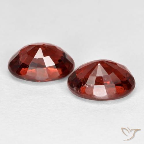 Gemas de Granate piropo Rojo grosella natural de 2.33 ct, Ovalada, VS
