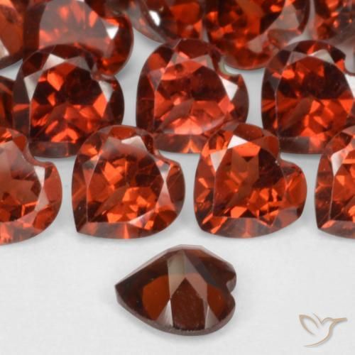 Granate Piropo Rojo grosella natural de 0.58 ct, Forma de corazón, VS