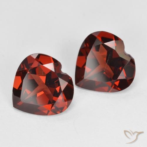 Gemas de Granate piropo Rojo sangre intenso natural de 3.51 ct, Corazón, VVS-VS