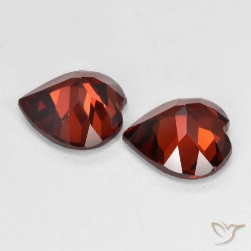 Gemas de Granate piropo Rojo sangre intenso natural de 3.51 ct, Corazón, VVS-VS