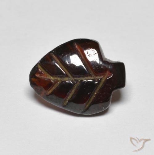 Granate piropo Rojo negruzco natural de 2.77 ct, Elegante, Transparente