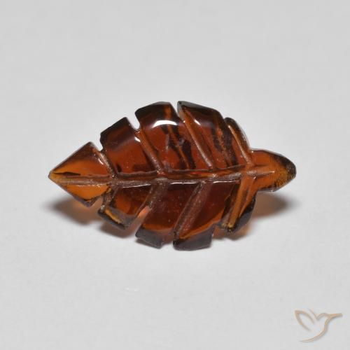 Granate Piropo Rojo oscuro natural de 2.49 ct, Forma elegante, Transparente