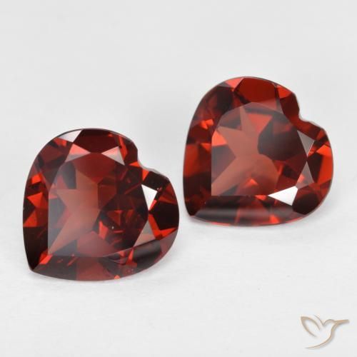 Gemas de Granate piropo Rojo medio natural de 3.69 ct, Corazón, VS