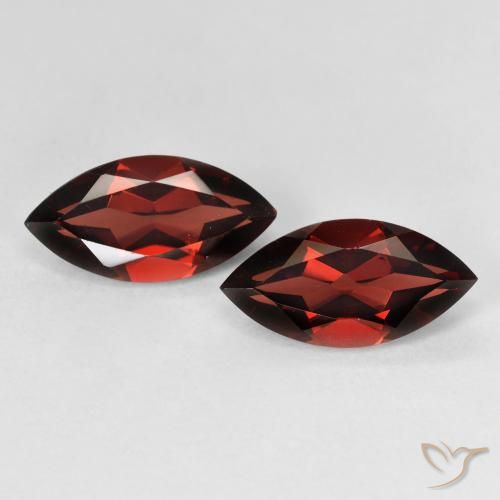 4.37ctw Natural Rojo medio Granate piropo, Marquesa, VVS-VS