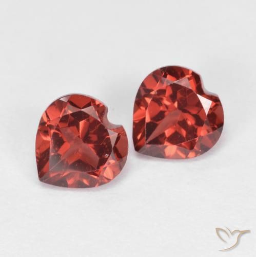 Gemas de Granate piropo Rojo medio natural de 1.31 ct, Corazón, VVS-VS