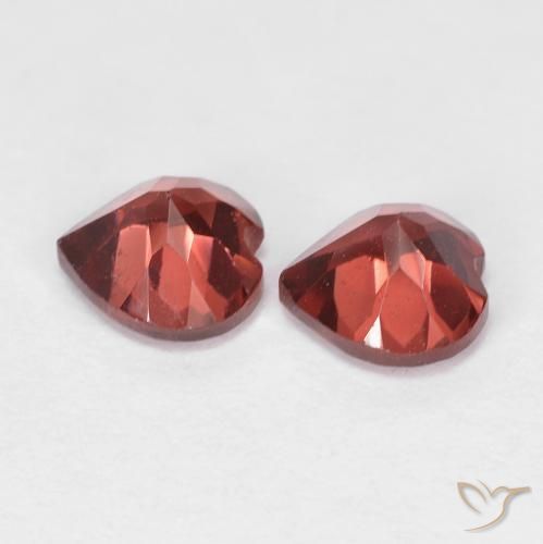 Gemas de Granate piropo Rojo medio natural de 1.31 ct, Corazón, VVS-VS