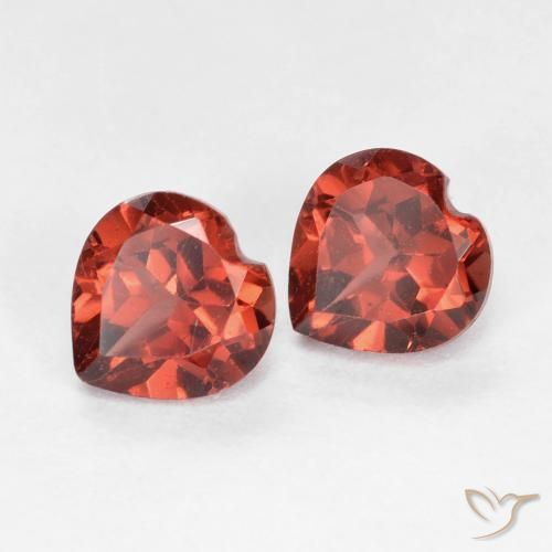 Gemas de Granate piropo Rojo medio natural de 1.31 ct, Corazón, VVS-VS