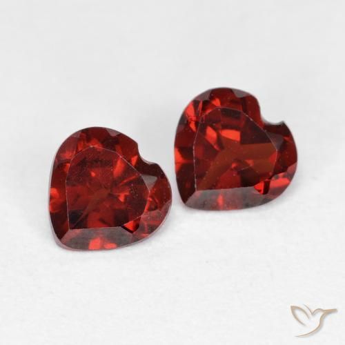 Gemas de Granate piropo Rojo medio natural de 0.95 ct, Corazón, VVS-VS
