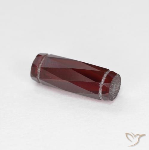 Granate piropo Rojo oscuro natural de 1.48 ct, Elegante, VS