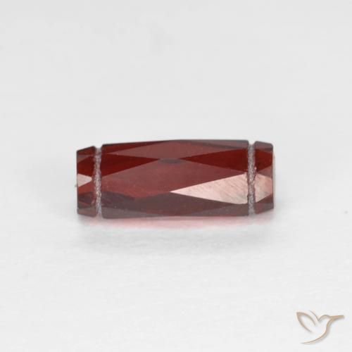 Granate piropo Rojo oscuro natural de 1.42 ct, Elegante, VS