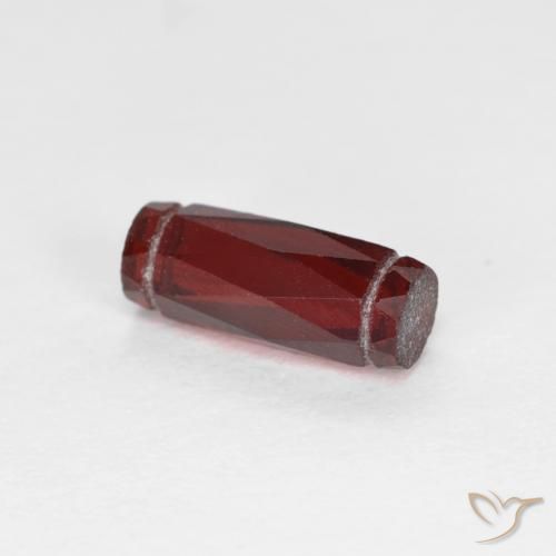 Granate piropo Rojo oscuro natural de 1.40 ct, Elegante, VS