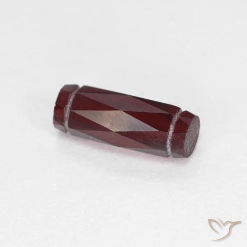 Granate piropo Rojo oscuro natural de 1.42 ct, Elegante, VS
