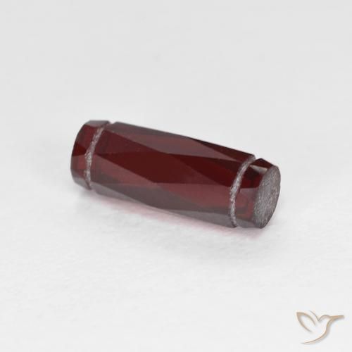 Granate piropo Rojo sangre intenso natural de 1.49 ct, Elegante, VS