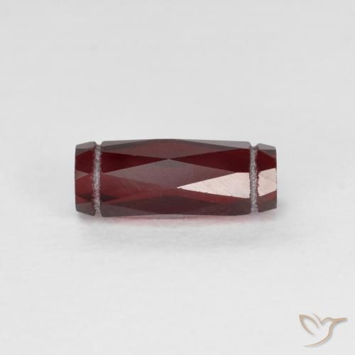 Granate piropo Rojo oscuro natural de 1.46 ct, Elegante, VS