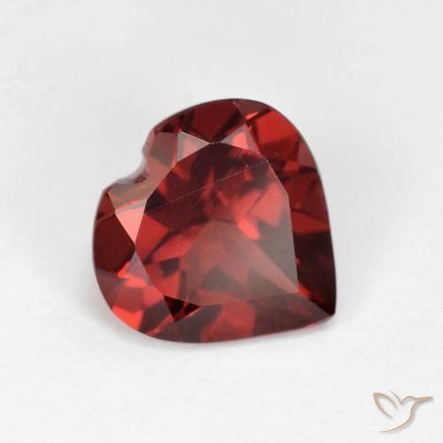 Granate Piropo Rojo medio natural de 1.83 ct, Forma de corazón, VVS