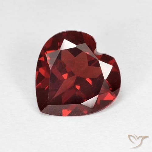 Granate Piropo Rojo oscuro natural de 1.85 ct, Forma de corazón, VVS
