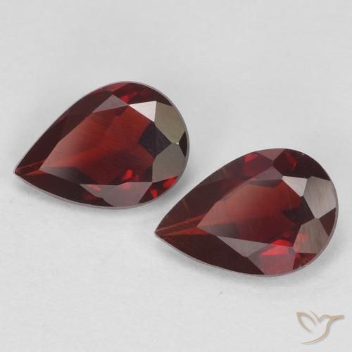 Gemas de Granate piropo Rojo oscuro natural de 1.22 ct, En forma de pera, VVS-VS