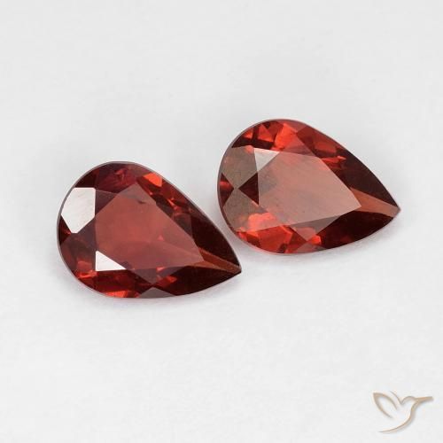Gemas de Granate piropo Rojo oscuro natural de 1.32 ct, En forma de pera, VVS-VS